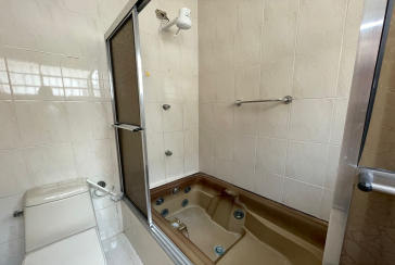 Sobrado à venda no Bairro do Parque São Domingos na Rua Doutor Odon Carlos de Figueiredo Ferraz