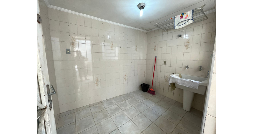 Sobrado à venda no Bairro do Parque São Domingos na Rua Doutor Odon Carlos de Figueiredo Ferraz