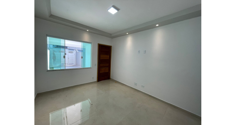 Sobrado novo à venda no Bairro da Vila Perus na Rua Sertão de Canudos 102,