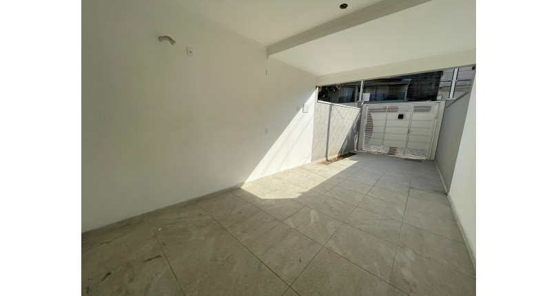 Sobrado novo à venda no Bairro da Vila Perus na Rua Sertão de Canudos 102,