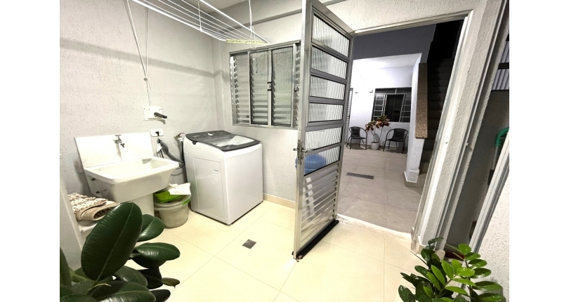 Belíssimo Sobrado à venda no Bairro do Conjunto Residencial Vista Verde 