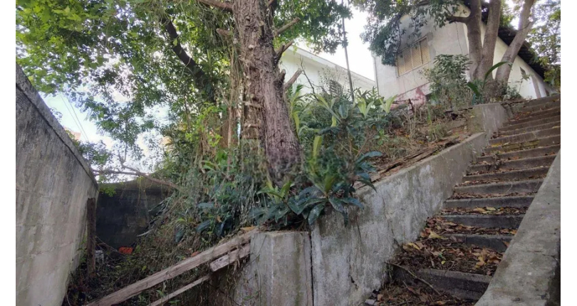 Terreno à venda no Bairro do Parque São Domingos na Rua Dona Herminda Borba Attuy