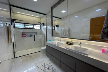 Lindo Sobrado à venda de Alto Padrão no Bairro do City Recanto Anastácio na Rua João Ferrero Versino,