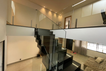 Lindo Sobrado à venda de Alto Padrão no Bairro do City Recanto Anastácio na Rua João Ferrero Versino,