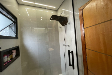 Lindo Sobrado à venda de Alto Padrão no Bairro do City Recanto Anastácio na Rua João Ferrero Versino,