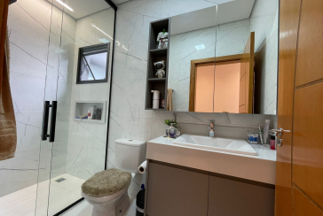 Lindo Sobrado à venda de Alto Padrão no Bairro do City Recanto Anastácio na Rua João Ferrero Versino,