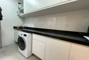 Lindo Sobrado à venda de Alto Padrão no Bairro do City Recanto Anastácio na Rua João Ferrero Versino,