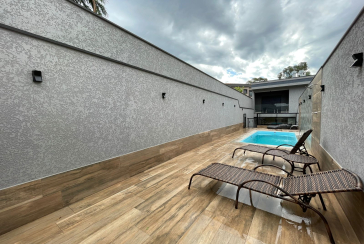 Lindo Sobrado à venda de Alto Padrão no Bairro do City Recanto Anastácio na Rua João Ferrero Versino,