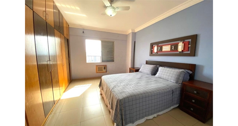 Apartamento à venda em São Vicente no Bairro de Itararé na Rua Onze de Junho 357