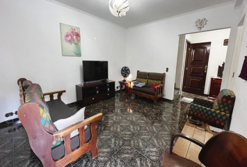 Bom Sobrado à venda no Bairro do Parque São Domingos na Rua Pedro Sernagiotti