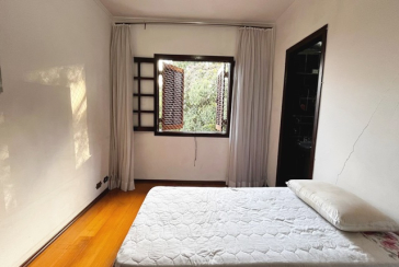 Bom Sobrado à venda no Bairro do Parque São Domingos na Rua Pedro Sernagiotti