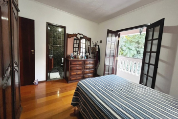 Bom Sobrado à venda no Bairro do Parque São Domingos na Rua Pedro Sernagiotti