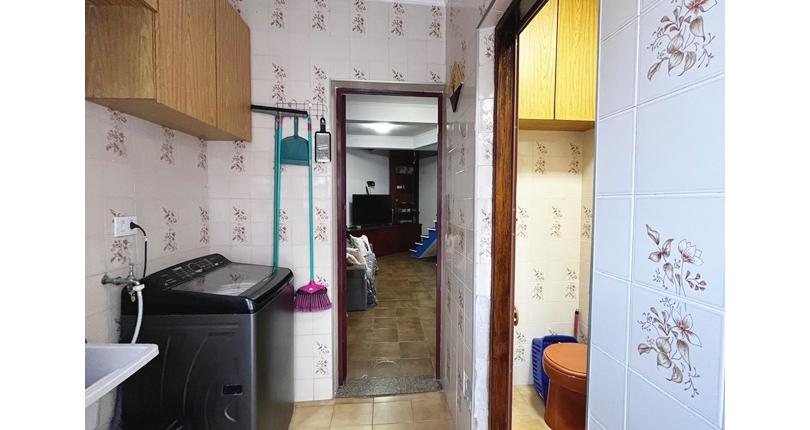 Bom Sobrado à venda no Bairro do Parque São Domingos na Rua Pedro Sernagiotti