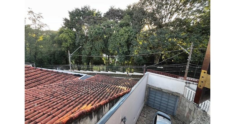 Bom Sobrado à venda no Bairro do Parque São Domingos na Rua Pedro Sernagiotti