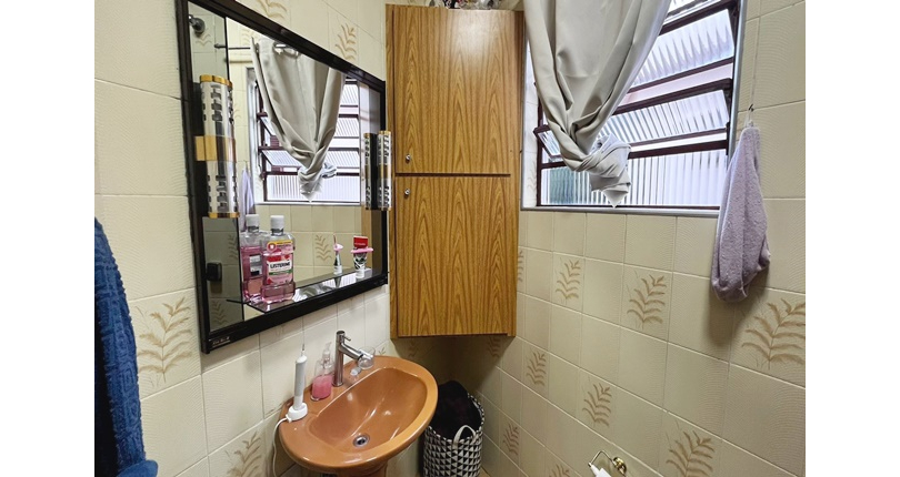 Bom Sobrado à venda no Bairro do Parque São Domingos na Rua Pedro Sernagiotti