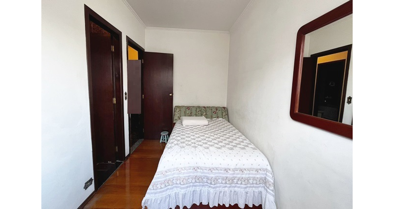 Bom Sobrado à venda no Bairro do Parque São Domingos na Rua Pedro Sernagiotti