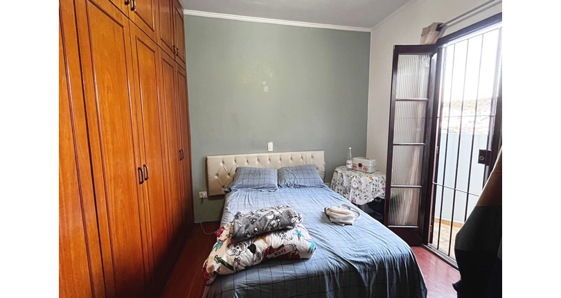 Bom Sobrado à venda no Bairro do Parque São Domingos na Rua Pedro Sernagiotti