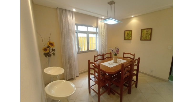 Bom Sobrado à venda no Bairro da Vila Jaguará na Rua Artur Orlando,