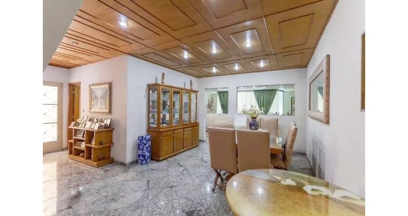 Casa à venda no Bairro da Vila Romana na Rua Vespasiano