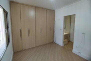 Belo Sobrado à venda no Bairro do Jardim Marisa na Rua José de Souza Ferreira