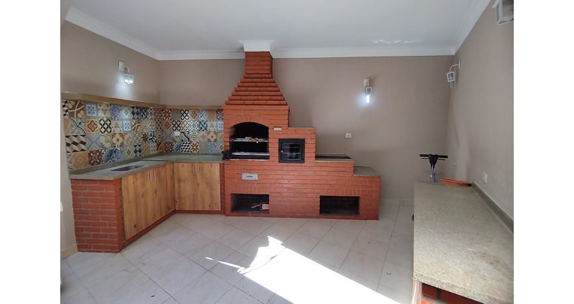 Belo Sobrado à venda no Bairro do Jardim Marisa na Rua José de Souza Ferreira