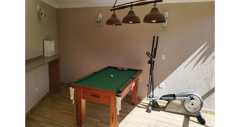 Belo Sobrado à venda no Bairro do Jardim Marisa na Rua José de Souza Ferreira