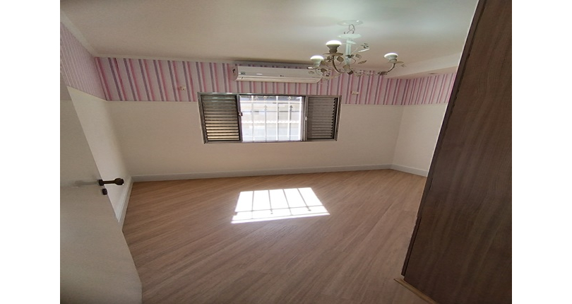 Belo Sobrado à venda no Bairro do Jardim Marisa na Rua José de Souza Ferreira