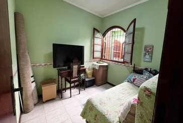 Belo Sobrado à venda no Bairro da Vila Boaçava na Rua Ribeirão Vermelho,