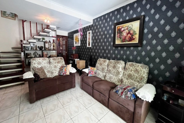 Belo Sobrado à venda no Bairro da Vila Boaçava na Rua Ribeirão Vermelho,