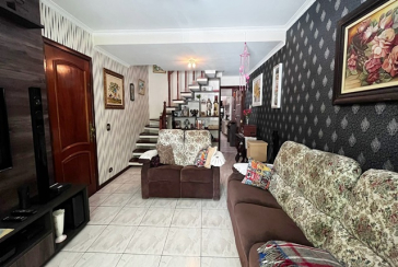 Belo Sobrado à venda no Bairro da Vila Boaçava na Rua Ribeirão Vermelho,