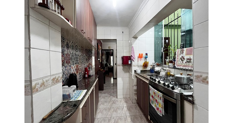 Belo Sobrado à venda no Bairro da Vila Boaçava na Rua Ribeirão Vermelho,