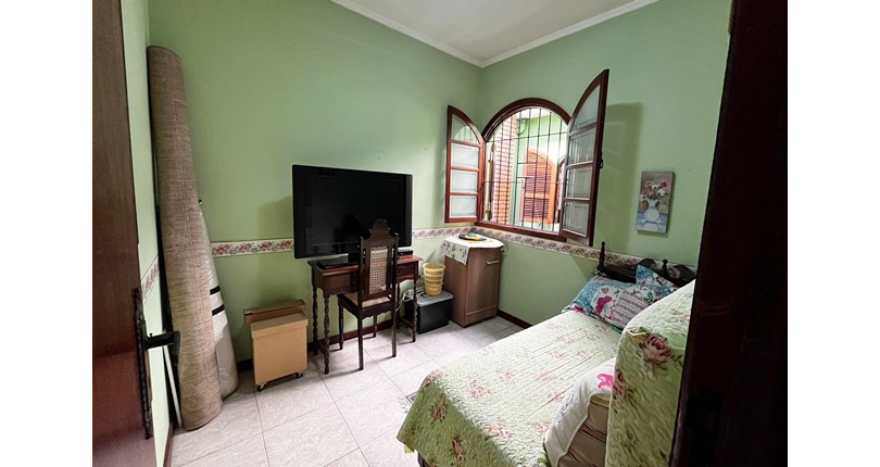 Belo Sobrado à venda no Bairro da Vila Boaçava na Rua Ribeirão Vermelho,