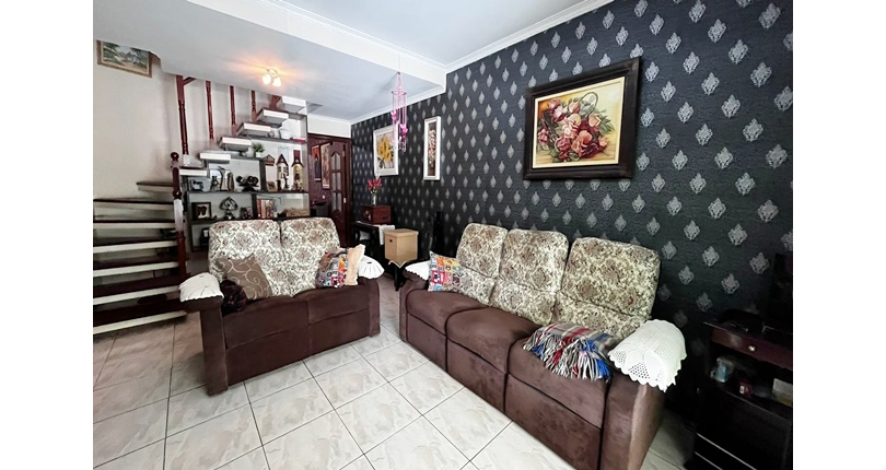 Belo Sobrado à venda no Bairro da Vila Boaçava na Rua Ribeirão Vermelho,