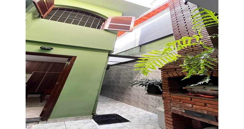 Belo Sobrado à venda no Bairro da Vila Boaçava na Rua Ribeirão Vermelho,