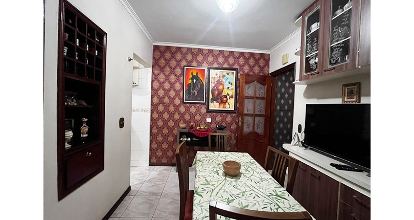 Belo Sobrado à venda no Bairro da Vila Boaçava na Rua Ribeirão Vermelho,