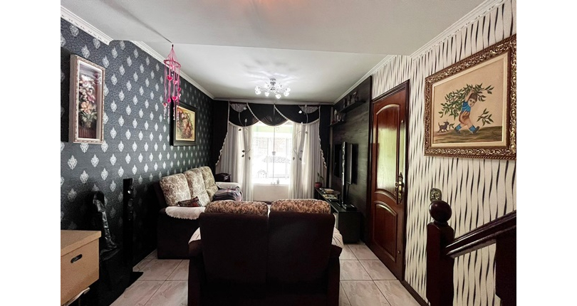 Belo Sobrado à venda no Bairro da Vila Boaçava na Rua Ribeirão Vermelho,