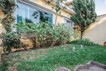 Casa Térrea à venda no Bairro do Parque São Domingos na Avenida General Charles de Gaulle