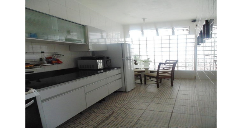 Casa à venda no Bairro da Vila Chica Luisa na Rua Antônio Cardoso Nogueira