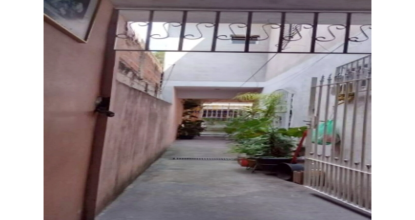 Sobrado à venda no Bairro do Conjunto Habitacional Turística na Rua Duse Naccarati