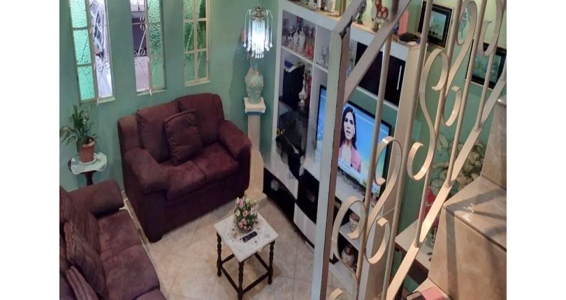 Sobrado à venda no Bairro do Conjunto Habitacional Turística na Rua Duse Naccarati