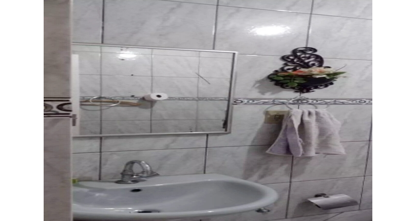 Sobrado à venda no Bairro do Conjunto Habitacional Turística na Rua Duse Naccarati 