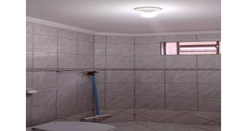 Sobrado à venda no Bairro do Conjunto Habitacional Turística na Rua Duse Naccarati 