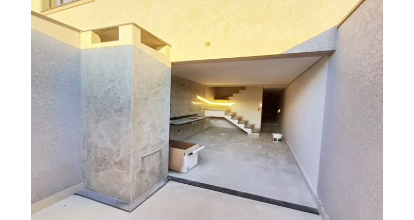 Sobrado à venda Rua José Teodoro Vieira, Parque Maria Domitila - Imóveis à Venda