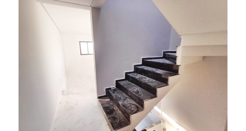 Sobrado novo à Venda no Bairro do Parque Maria Domitila na Rua José Teodoro Vieira,