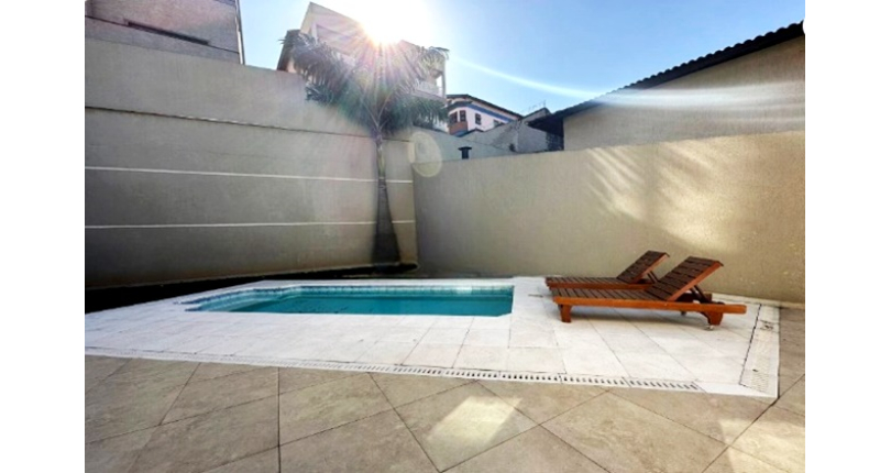 Lindo Sobrado à venda no Bairro do City América na Avenida Cardeal Motta,