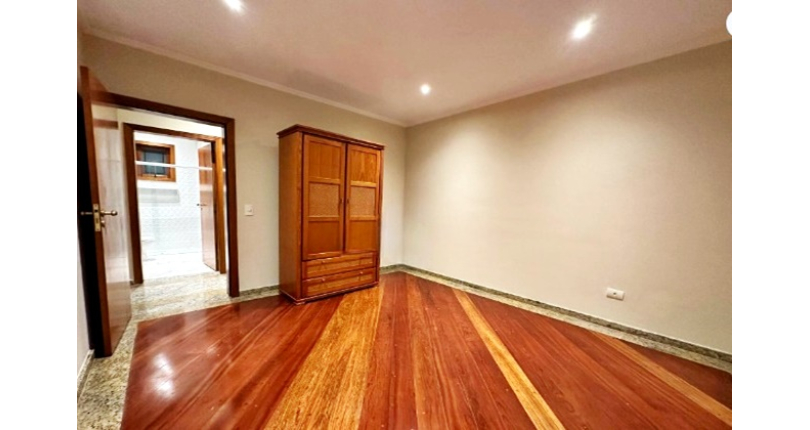 Lindo Sobrado à venda no Bairro do City América na Avenida Cardeal Motta,