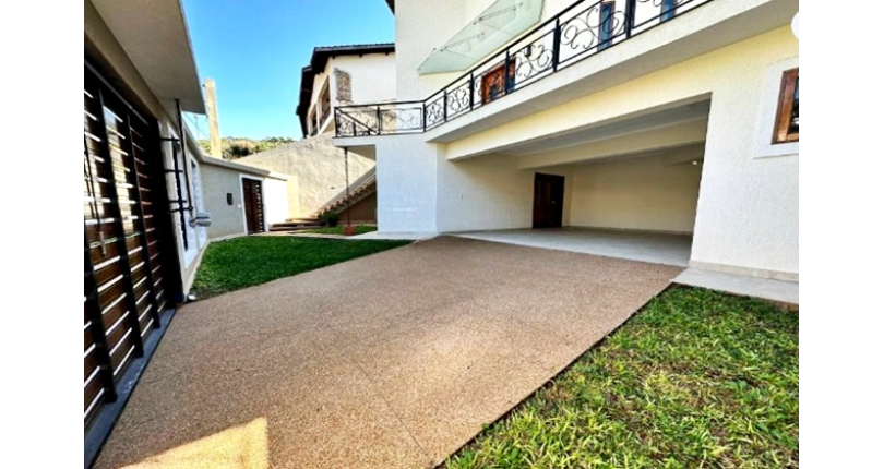 Lindo Sobrado à venda no Bairro do City América na Avenida Cardeal Motta,