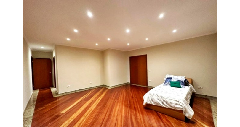 Lindo Sobrado à venda no Bairro do City América na Avenida Cardeal Motta,