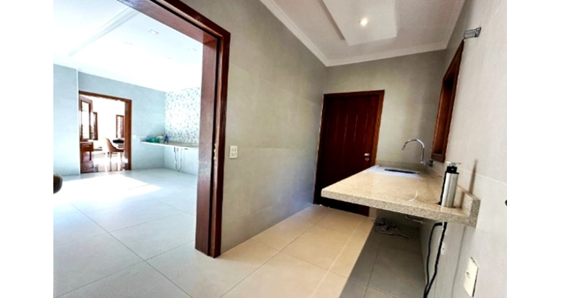 Lindo Sobrado à venda no Bairro do City América na Avenida Cardeal Motta,