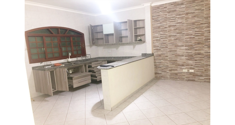  Sobrado à venda no Bairro do Conjunto Habitacional Turística na Rua Perry Salles,